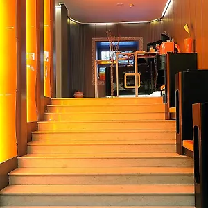 Hotell Orange, Rom